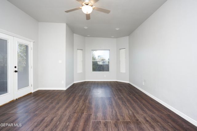 1045 MAXIMO Street, El Paso, TX 79932