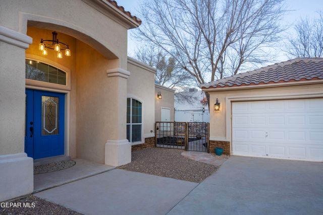 1045 MAXIMO Street, El Paso, TX 79932