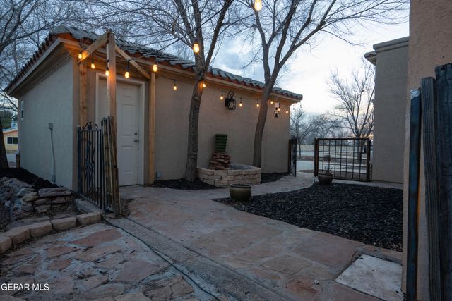 1045 MAXIMO Street, El Paso, TX 79932