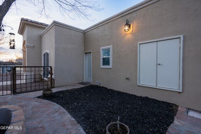 1045 MAXIMO Street, El Paso, TX 79932