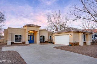 1045 MAXIMO Street, El Paso, TX 79932