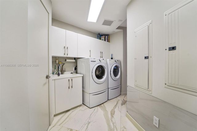 18555 Collins Avenue 2201, Sunny Isles Beach, FL 33160