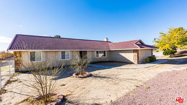 26665 Lakeview Drive, Helendale, CA 92342