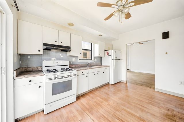 32 Irwin St, Winthrop, MA 02152