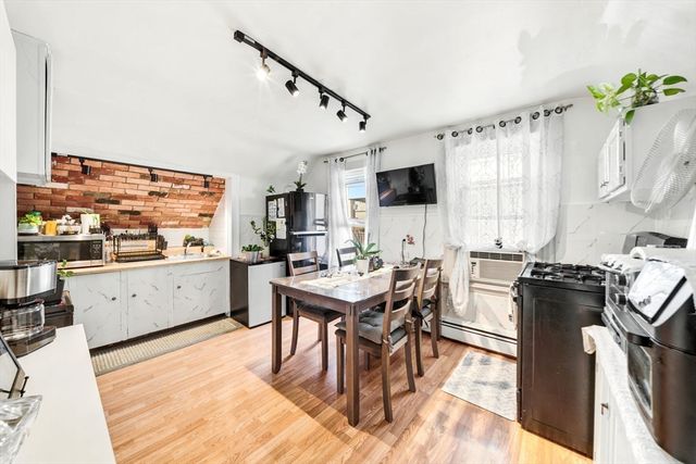 32 Irwin St, Winthrop, MA 02152
