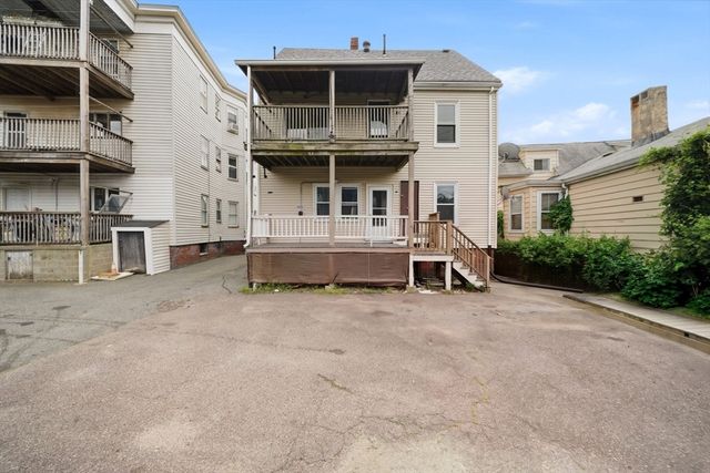 32 Irwin St, Winthrop, MA 02152