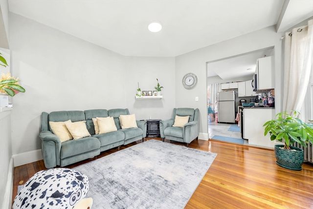32 Irwin St, Winthrop, MA 02152