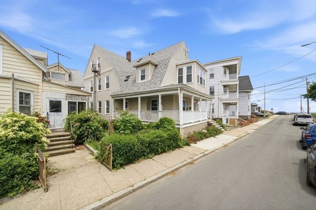 32 Irwin St, Winthrop, MA 02152