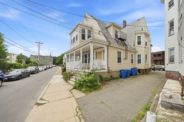 32 Irwin St, Winthrop, MA 02152