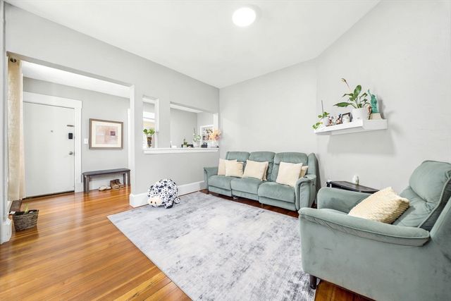 32 Irwin St, Winthrop, MA 02152