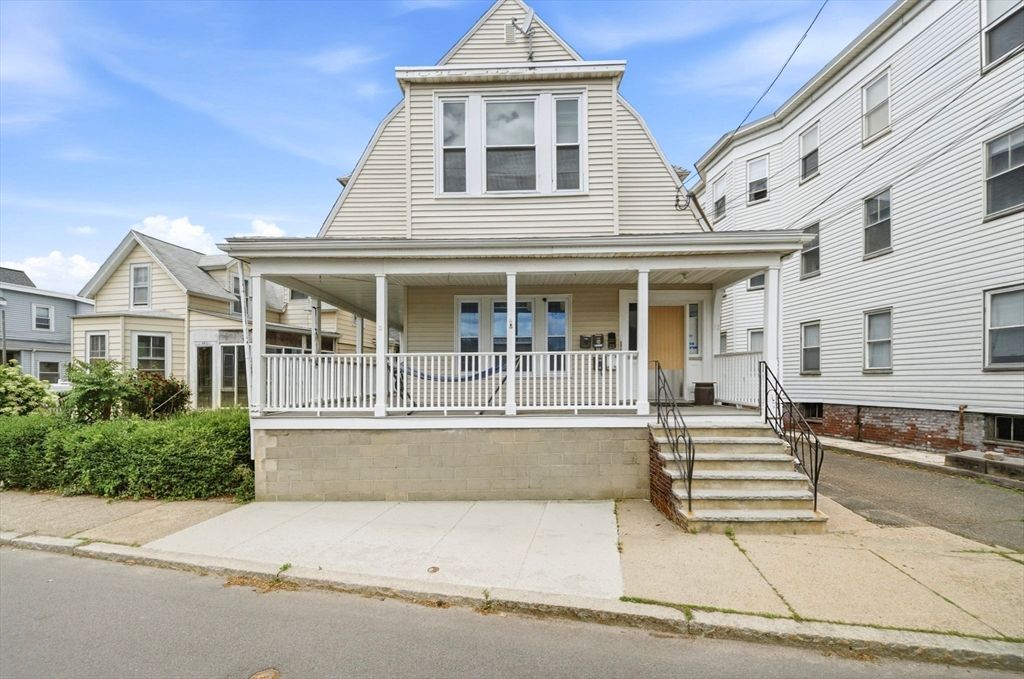 32 Irwin St, Winthrop, MA 02152