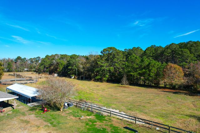 274 Campbell Road, Ridgeville, SC 29472