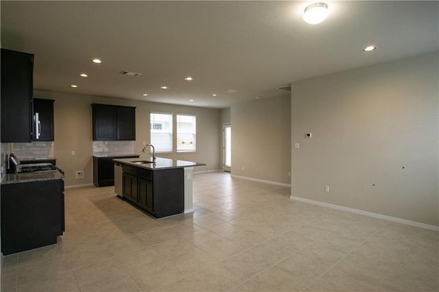 179 White Dunes DR, Maxwell, TX 78656