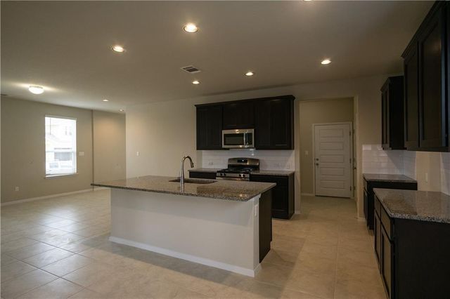 179 White Dunes DR, Maxwell, TX 78656