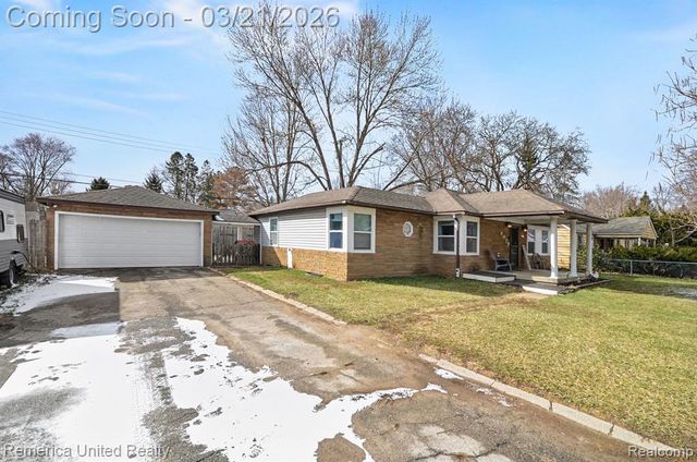 9079 Grove Drive, Whitmore Lake, MI 48189