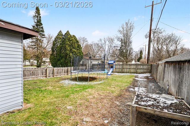 9079 Grove Drive, Whitmore Lake, MI 48189