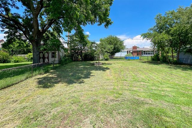 305 W Coe Drive, Midwest City, OK 73110