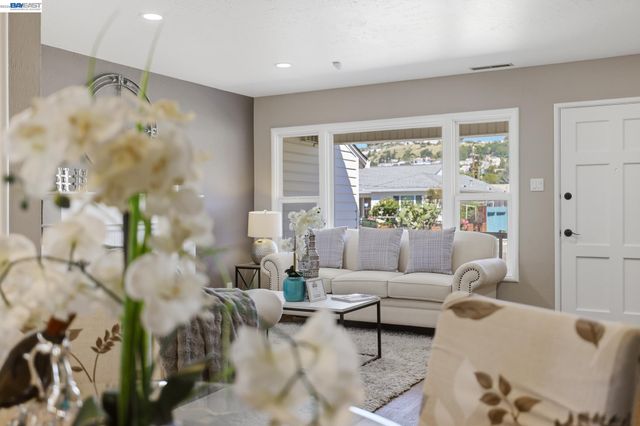 16311 Ria Dr, Ashland, CA 94578