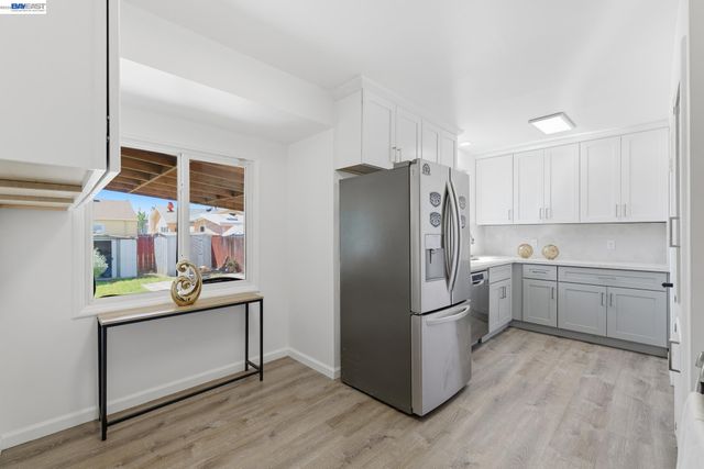 16311 Ria Dr, Ashland, CA 94578