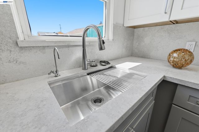 16311 Ria Dr, Ashland, CA 94578