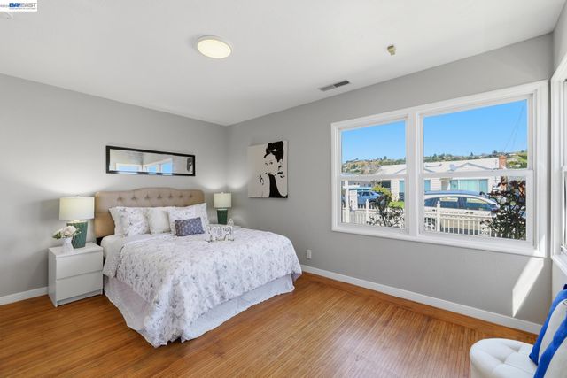 16311 Ria Dr, Ashland, CA 94578