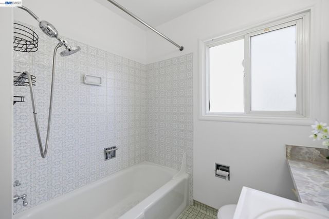 16311 Ria Dr, Ashland, CA 94578