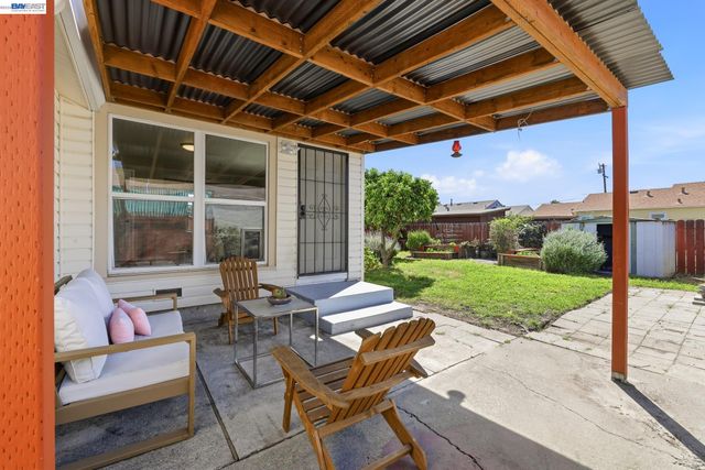 16311 Ria Dr, Ashland, CA 94578