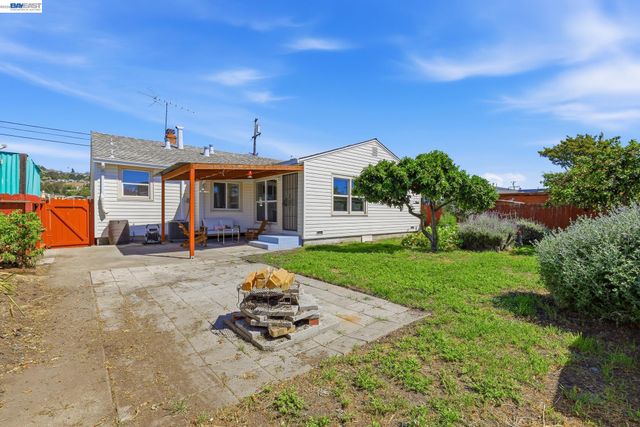 16311 Ria Dr, Ashland, CA 94578