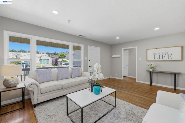 16311 Ria Dr, Ashland, CA 94578