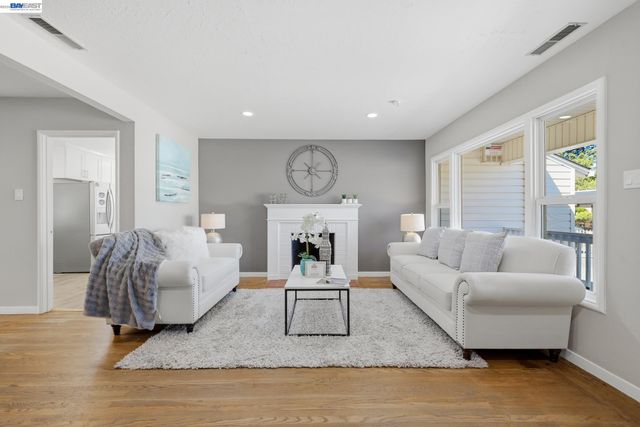 16311 Ria Dr, Ashland, CA 94578