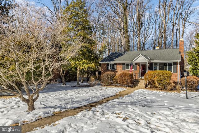 6522 OAKWOOD DR, Falls Church, VA 22041