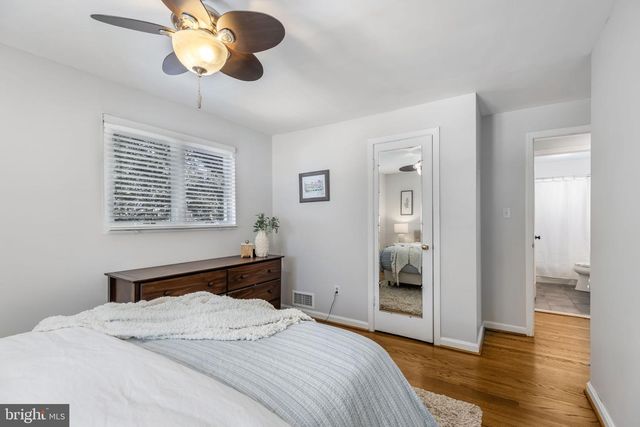 6522 OAKWOOD DR, Falls Church, VA 22041