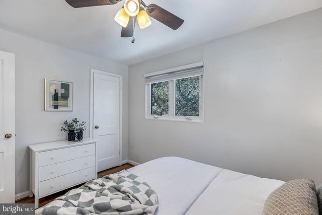 6522 OAKWOOD DR, Falls Church, VA 22041