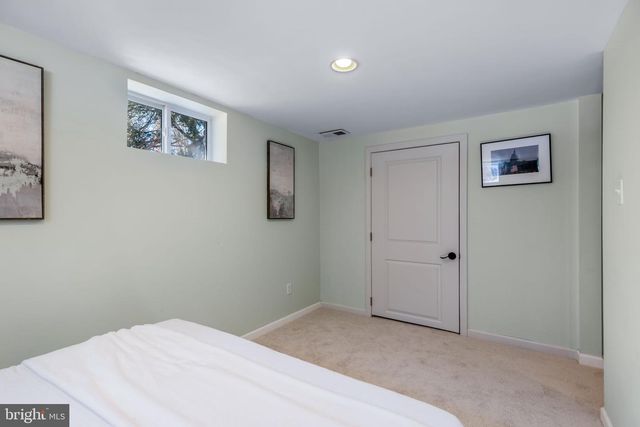 6522 OAKWOOD DR, Falls Church, VA 22041