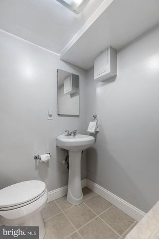 6522 OAKWOOD DR, Falls Church, VA 22041