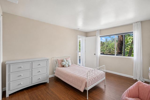 16924 Oscar Dr, Grass Valley, CA 95949