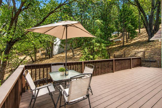 16924 Oscar Dr, Grass Valley, CA 95949