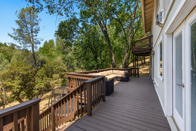16924 Oscar Dr, Grass Valley, CA 95949