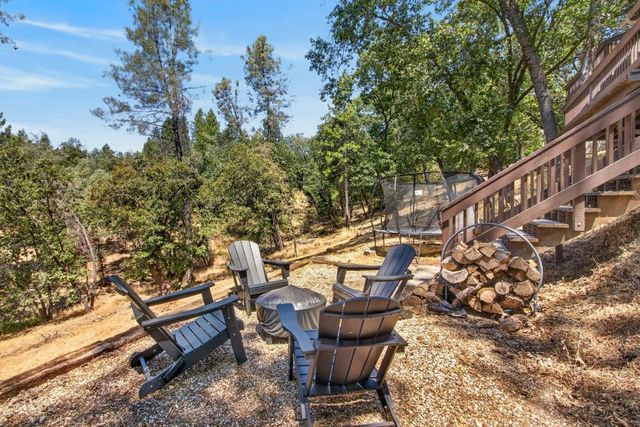 16924 Oscar Dr, Grass Valley, CA 95949