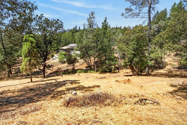 16924 Oscar Dr, Grass Valley, CA 95949