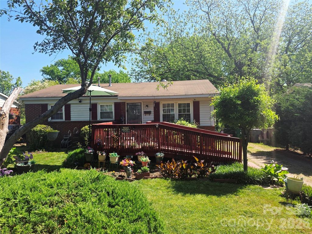 4920 Winchester Street, Charlotte, NC 28208