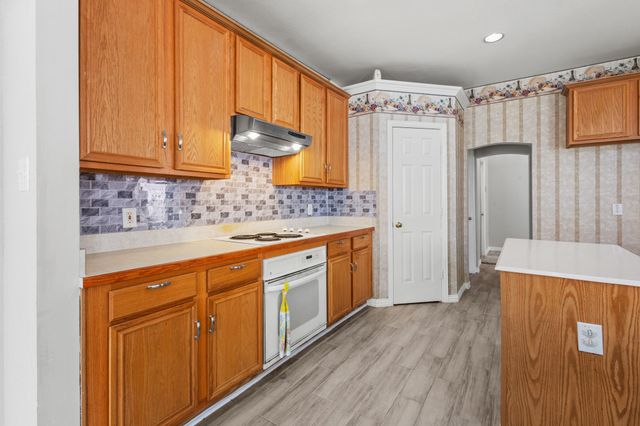 2707 Atrium Drive, Grand Prairie, TX 75052