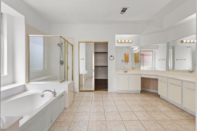 2707 Atrium Drive, Grand Prairie, TX 75052