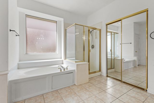2707 Atrium Drive, Grand Prairie, TX 75052