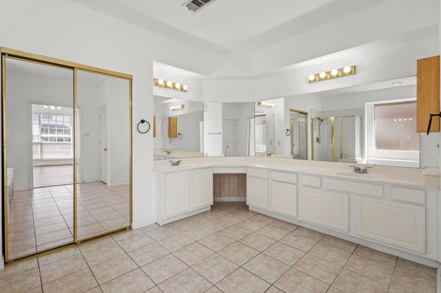 2707 Atrium Drive, Grand Prairie, TX 75052