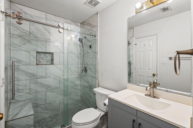 2707 Atrium Drive, Grand Prairie, TX 75052