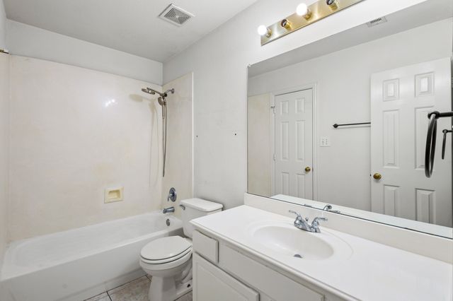 2707 Atrium Drive, Grand Prairie, TX 75052