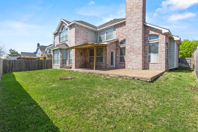 2707 Atrium Drive, Grand Prairie, TX 75052