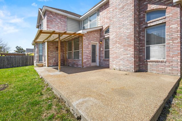 2707 Atrium Drive, Grand Prairie, TX 75052