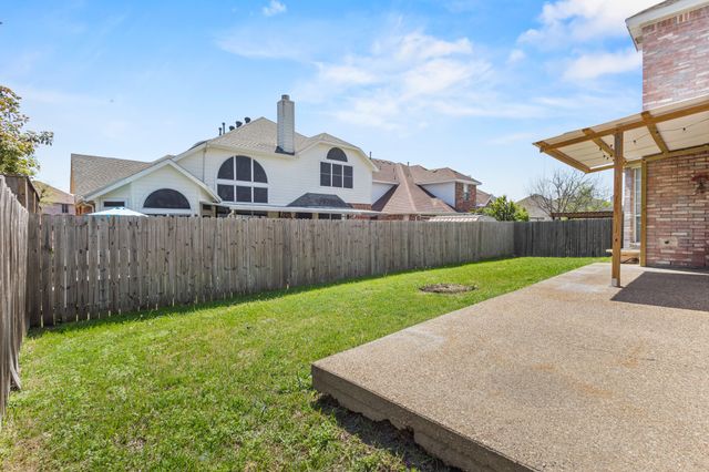 2707 Atrium Drive, Grand Prairie, TX 75052